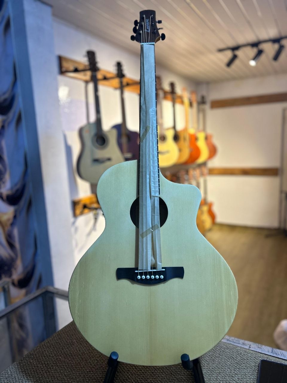 Laviere A1GO Eq Semi Acoustic Guitar - Image 2