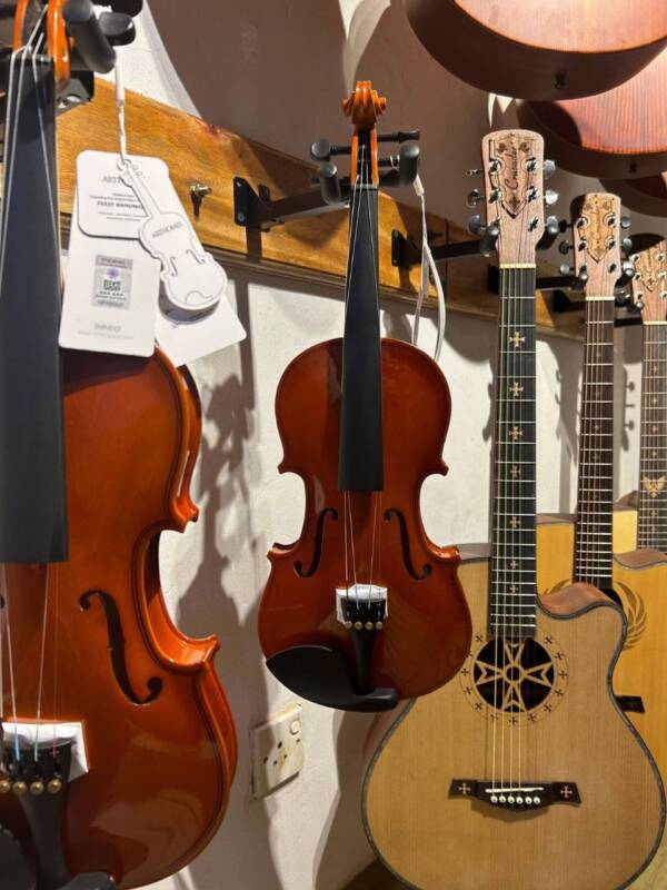 Arthomes Violin
